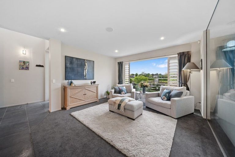 Photo of property in 10 Lake Drive, Karaka, Papakura, 2113
