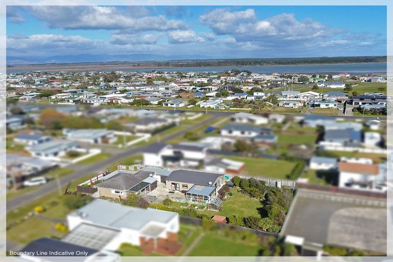 Photo of property in 8 Huia Street, Foxton Beach, Foxton, 4815