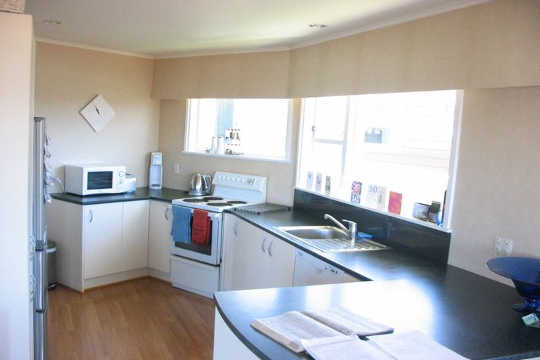 Photo of property in 8 Protea Street, Maungaraki, Lower Hutt, 5010