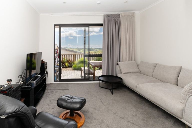 Photo of property in 50 Pukewhero Rise, Westgate, Auckland, 0614