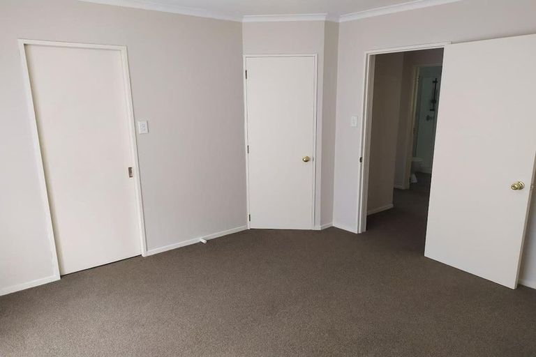 Photo of property in 9 Ryehill Close, New Lynn, Auckland, 0600