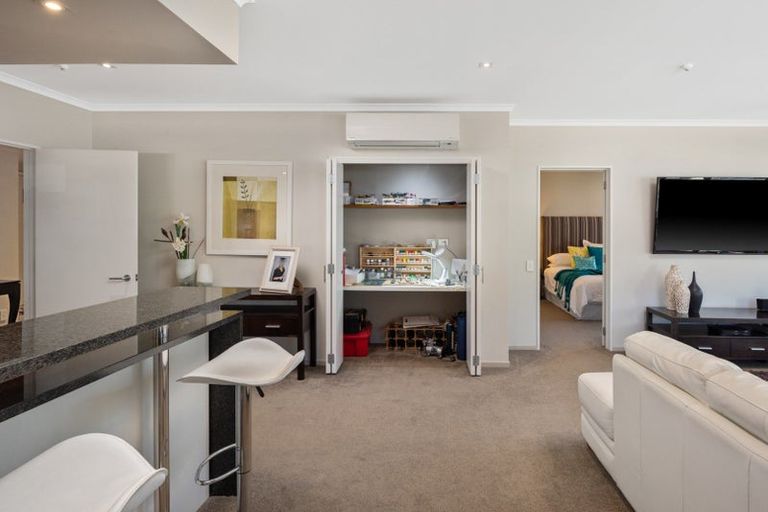 Photo of property in Oxleys Rock Apartments, 401/6 London Quay, Picton, 7220