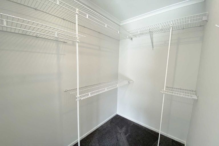 Photo of property in 11 Fairbairn Close, Halswell, Christchurch, 8025