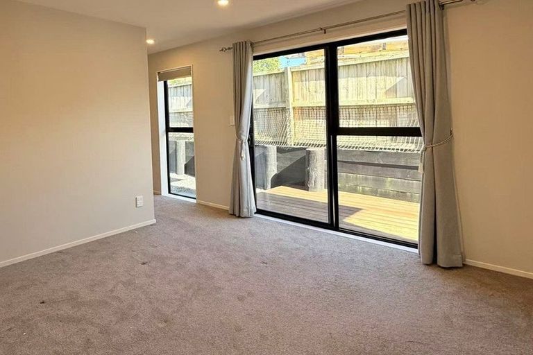 Photo of property in 26c Amberley Avenue, Te Atatu South, Auckland, 0610