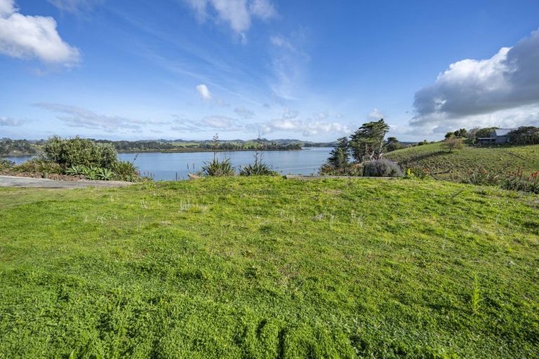 Photo of property in 17 Dem Road, Pahi, Paparoa, 0571