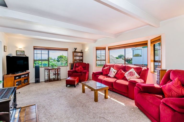 Photo of property in 24 Kereru Street, Waikanae, 5036