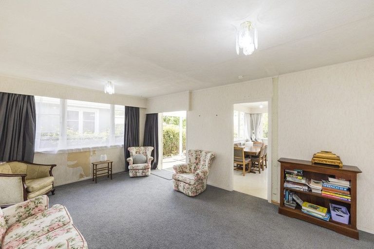 Photo of property in 37 Waterloo Crescent, Hokowhitu, Palmerston North, 4410