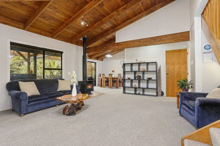 Photo of property in 27 Awhiorangi Promenade, Swanson, Auckland, 0816