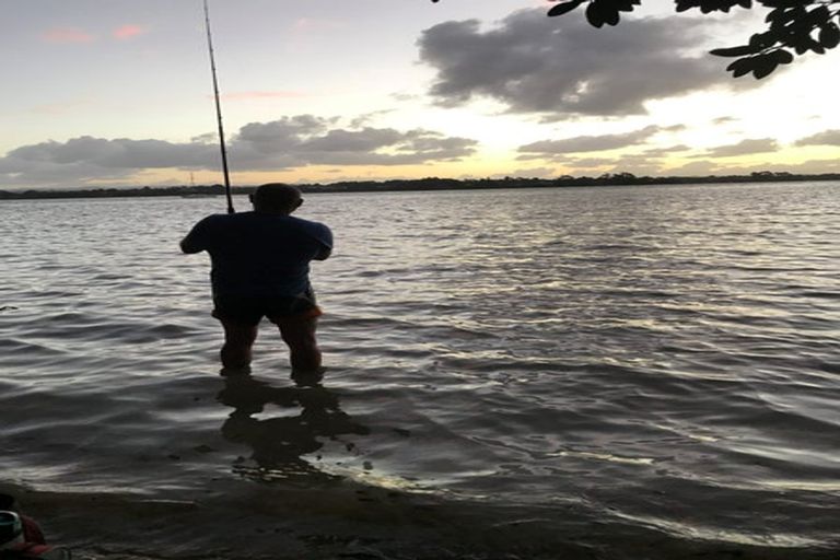 Photo of property in 15a Chatham Avenue, Paremoremo, Auckland, 0632