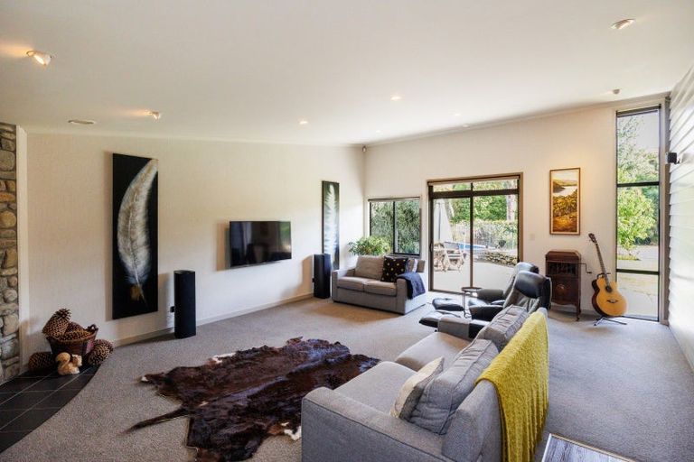 Photo of property in 291 Napier Road, Kelvin Grove, Palmerston North, 4470