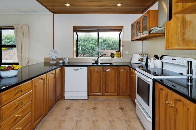 Photo of property in 6 Central Park Drive, Te Atatu South, Auckland, 0610