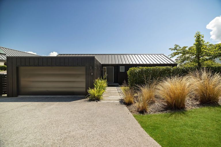 Photo of property in 3 Caithness Court, Jacks Point, Queenstown, 9371