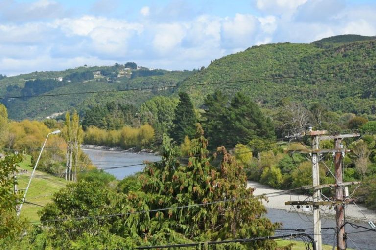 Photo of property in 7 Thomas Street, Stokes Valley, Lower Hutt, 5019