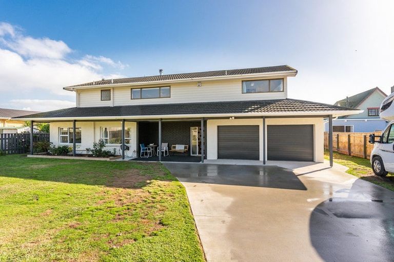 Photo of property in 4 Belvedere Avenue, Waikanae, 5036