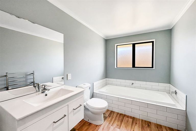 Photo of property in 86 Broadway Parade, Rolleston, 7615