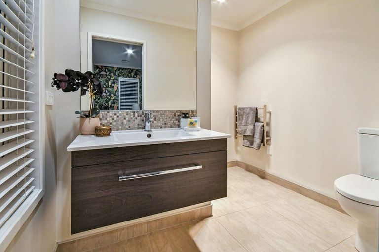 Photo of property in 16 Helenvale Crescent, Pokeno, 2402