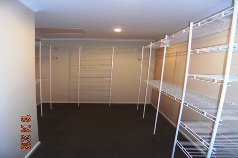 Photo of property in 17 Bob Craig Place, Pukekohe, 2120