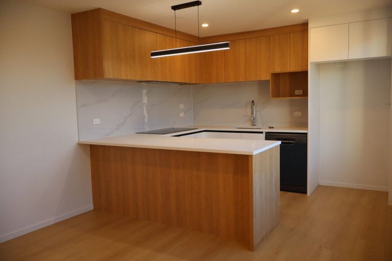 Photo of property in 1/30 Shakespeare Road, Milford, Auckland, 0620