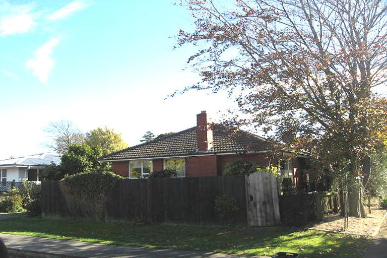 Photo of property in 1/25b Plynlimon Road, Fendalton, Christchurch, 8052