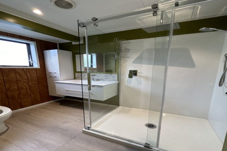 Photo of property in 13 Farwood Drive, Henderson, Auckland, 0612