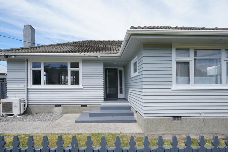 Photo of property in 24 Lincoln Road, Hillmorton, Christchurch, 8024