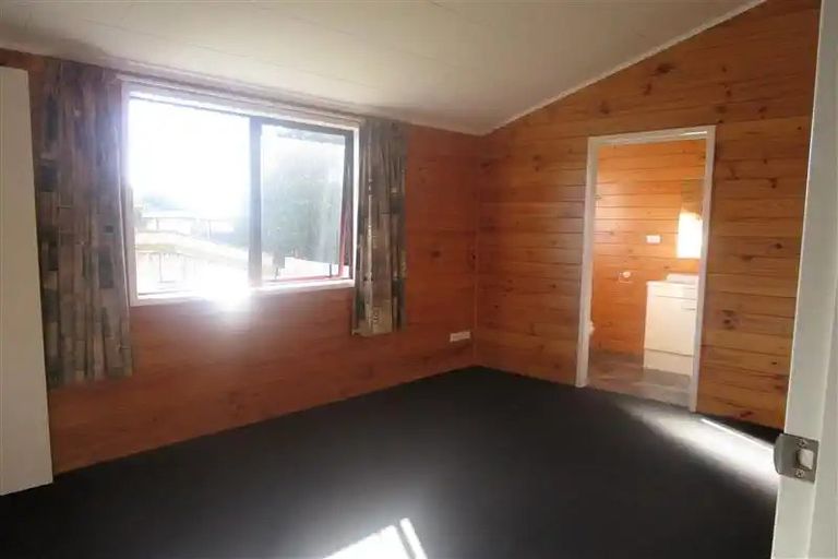 Photo of property in 120 Limbrick Street, Terrace End, Palmerston North, 4410