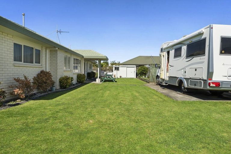 Photo of property in 56 Evans Road, Papamoa Beach, Papamoa, 3118