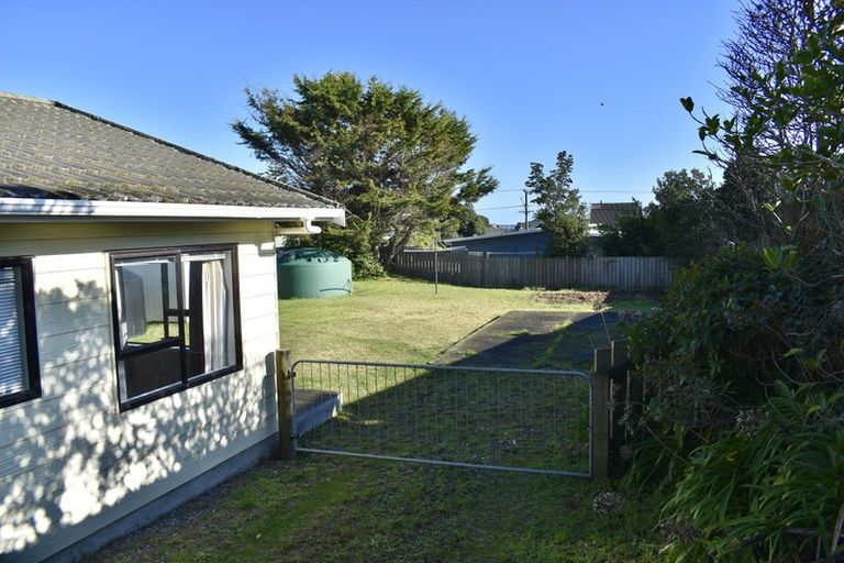 Photo of property in 17 Gawler Street, Te Horo Beach, Otaki, 5581