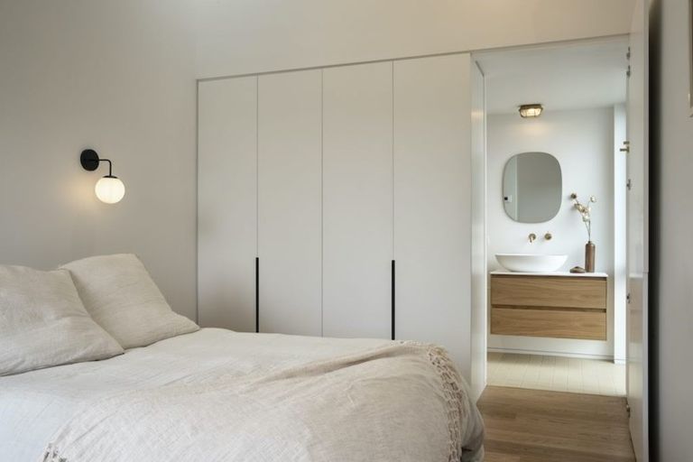 Photo of property in 63 Mcdonnell Road, Arrowtown, 9302