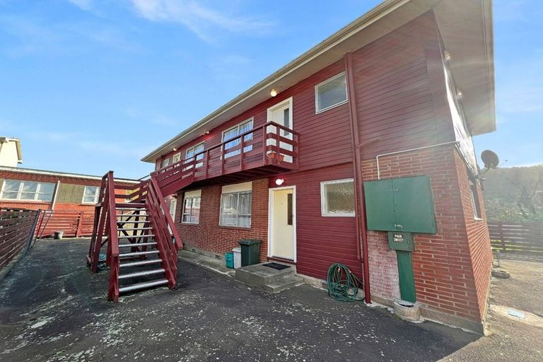 Photo of property in 12 Collins Avenue, Tawa, Wellington, 5028