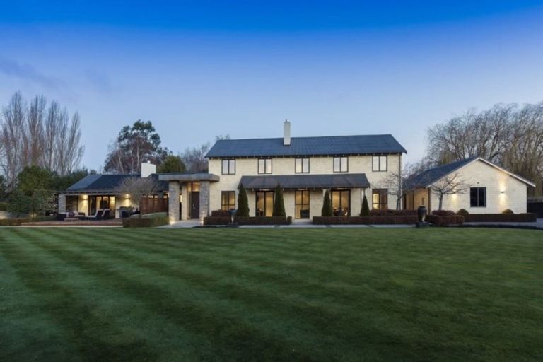 Photo of property in 17 Taunton Green, Papanui, Christchurch, 8052