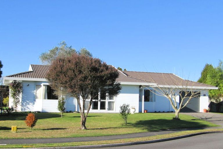 Photo of property in 23 Dover Road, St Andrews, Hamilton, 3200