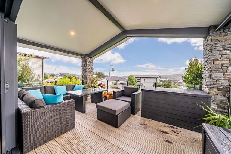Photo of property in 15 Pacific View, Whitby, Porirua, 5024