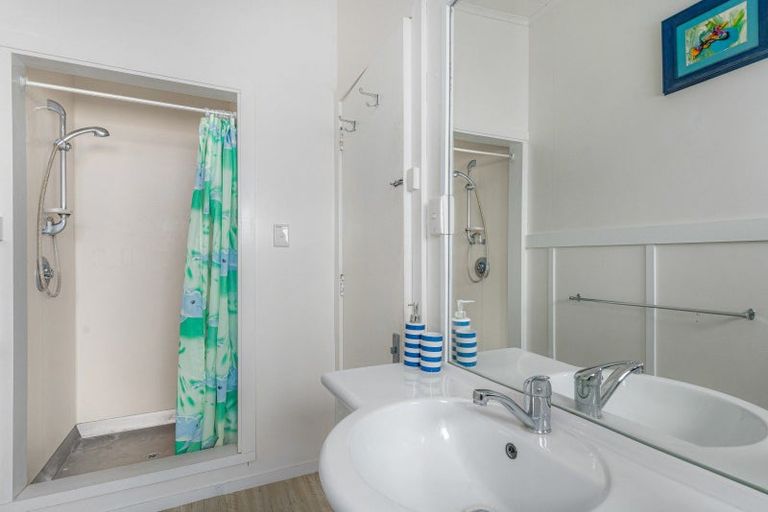 Photo of property in 2a Andresen Street, Foxton Beach, Foxton, 4815