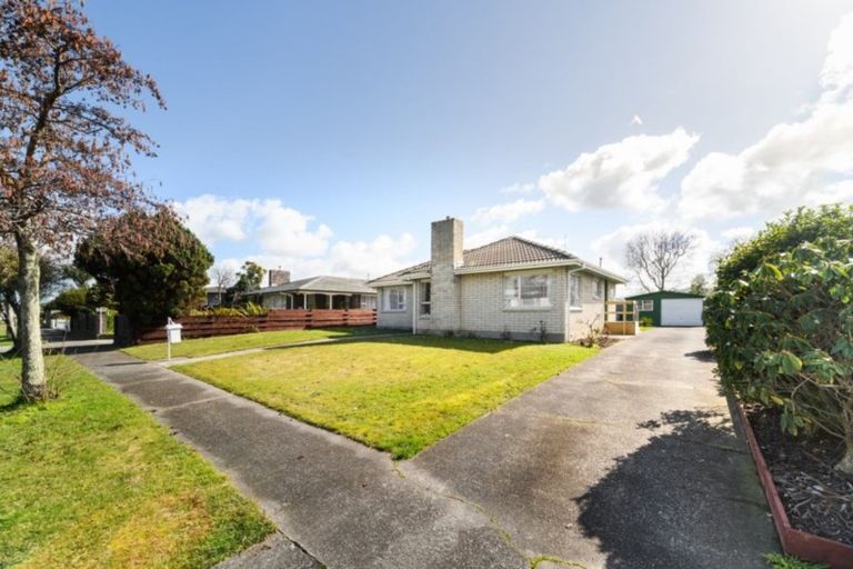 Photo of property in 38 Abraham Crescent, Milson, Palmerston North, 4414