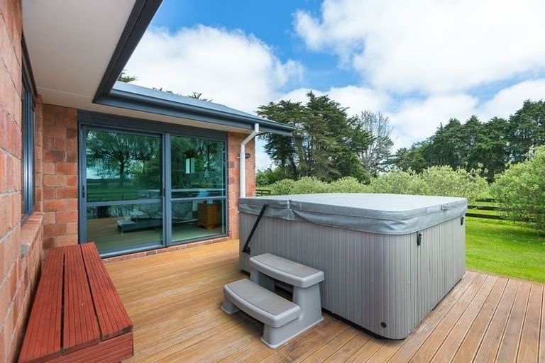 Photo of property in 225a Kairau Road, Brixton, New Plymouth, 4373