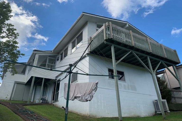 Photo of property in 2/27-31 Target Road, Totara Vale, Auckland, 0629