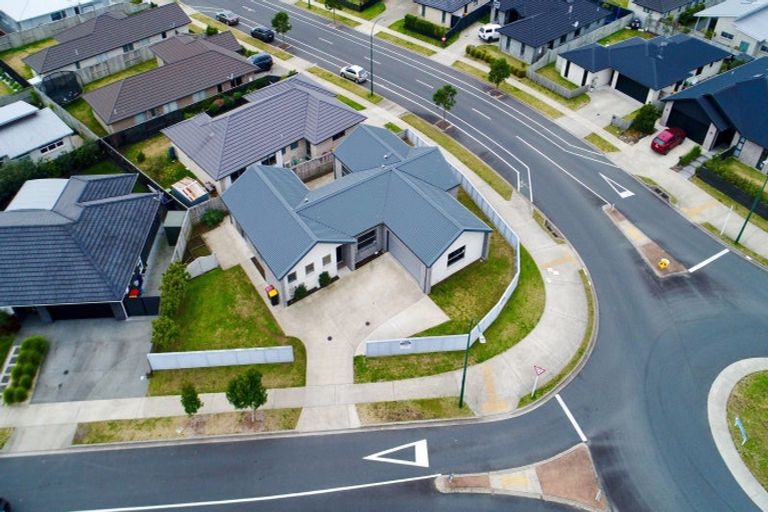 Photo of property in 2 Cupples Street, Papamoa Beach, Papamoa, 3118