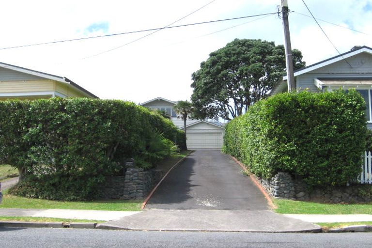 Photo of property in 5 Palmerston Road, Birkenhead, Auckland, 0626