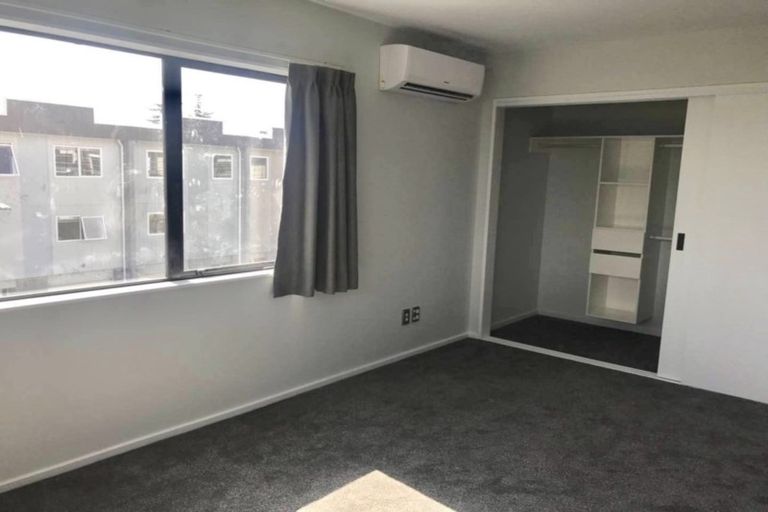 Photo of property in 30 Meritage Lane, Te Atatu South, Auckland, 0610