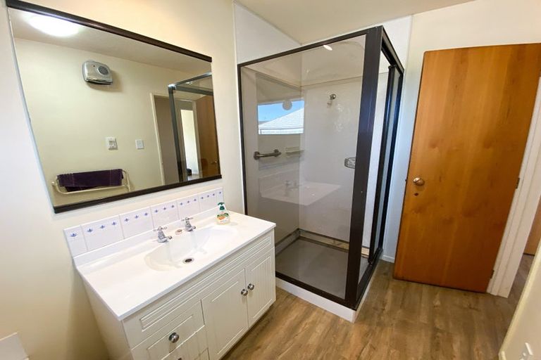 Photo of property in 1/58a Daniels Road, Redwood, Christchurch, 8051