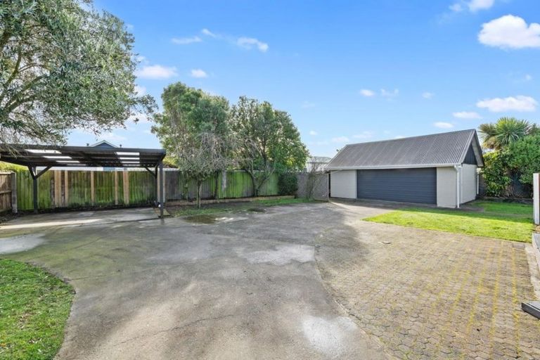Photo of property in 14 Dunluce Place, Hornby, Christchurch, 8042