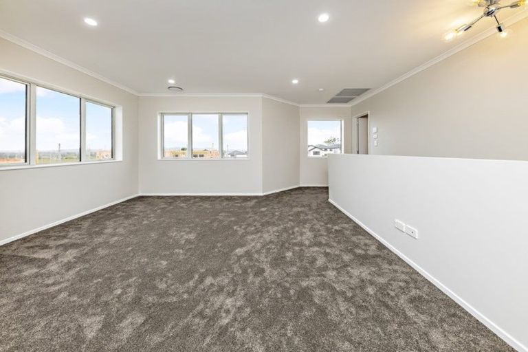 Photo of property in 18 Te Aramanu Crescent, Papakura, 2110