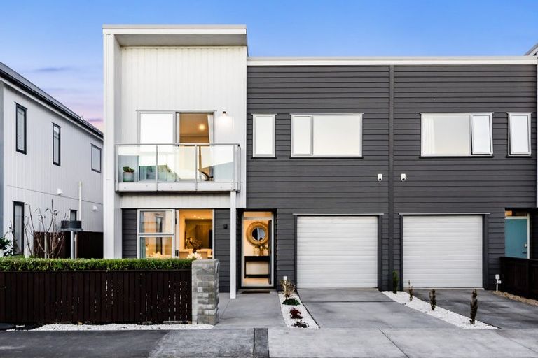 Photo of property in 13 Sacred Kingfisher Road, Hobsonville, Auckland, 0616