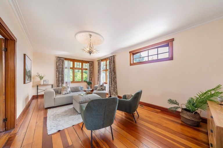 Photo of property in 17 Paremata Crescent, Paremata, Porirua, 5024