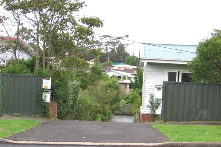 Photo of property in 8a Woodglen Road, Glen Eden, Auckland, 0602