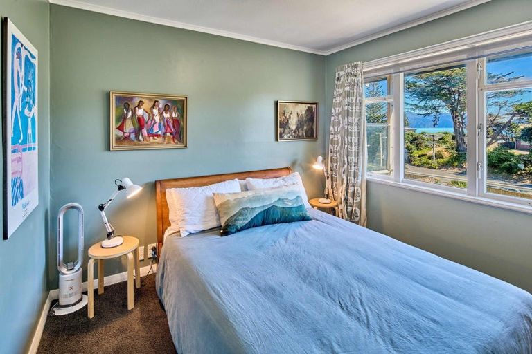 Photo of property in 52 Tutere Street, Waikanae Beach, Waikanae, 5036