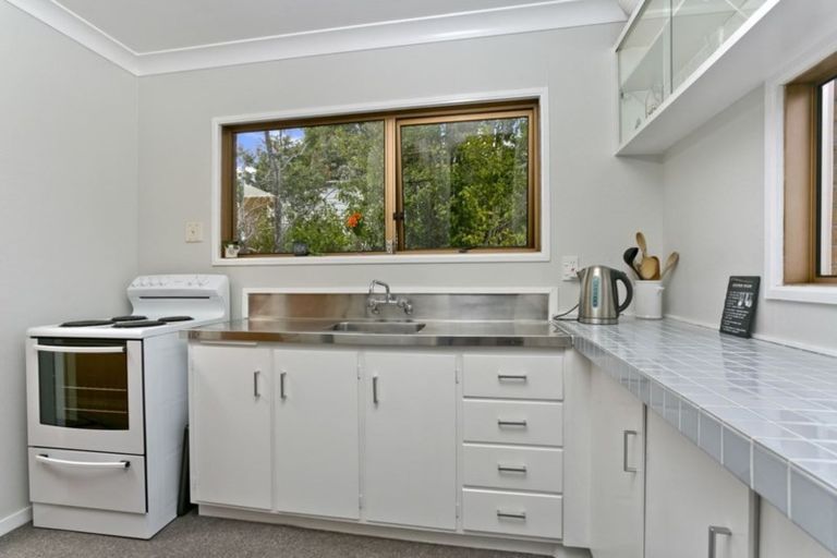 Photo of property in 1/4 Lynn Road, Bayview, Auckland, 0629