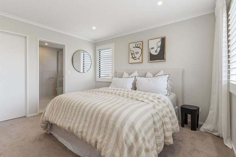 Photo of property in 20 Taikura Avenue, Red Beach, 0932