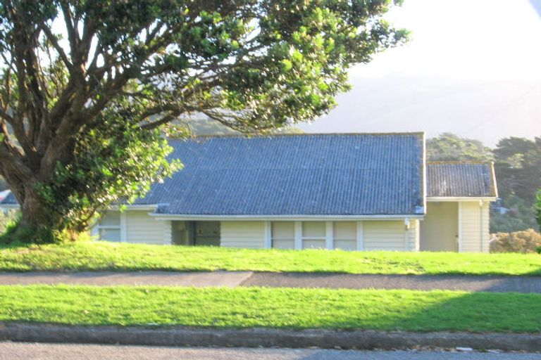 Photo of property in 22 Northumberland Street, Cannons Creek, Porirua, 5024